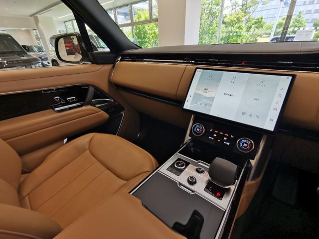 レンジローバー オートバイオグラフィーＰ５１０ｅスタンダドホイルベス　認定中古車　１オーナー　茶革シート　サンルーフ　全席シートＨ＆Ｃ　フロントシートマッサージ　ＨＵＤ　電動サイドステップ　ＣｌｅａｒＳｉｇｈｔテリアリアビューミラー　ＭＥＲＩＤＩＡＮ　純正２２インチＡＷ（49枚目）