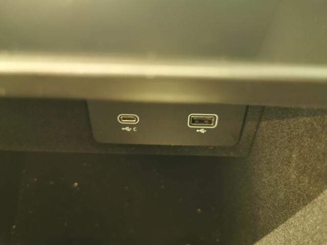 レンジローバー オートバイオグラフィーＰ５１０ｅスタンダドホイルベス　認定中古車　１オーナー　茶革シート　サンルーフ　全席シートＨ＆Ｃ　フロントシートマッサージ　ＨＵＤ　電動サイドステップ　ＣｌｅａｒＳｉｇｈｔテリアリアビューミラー　ＭＥＲＩＤＩＡＮ　純正２２インチＡＷ（57枚目）