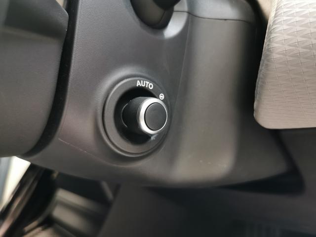 レンジローバーイヴォーク R-ダイナミック S D200 1オーナー 白黒革シート サンルーフ フロントシートヒーター ACC ブラックエクステリアパック 20インチアルミホイール ワイヤレスデバイスチャージング パワーテールゲート ステアリングヒーター(12枚目)