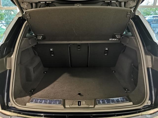 レンジローバーイヴォーク R-ダイナミック S D200 1オーナー 白黒革シート サンルーフ フロントシートヒーター ACC ブラックエクステリアパック 20インチアルミホイール ワイヤレスデバイスチャージング パワーテールゲート ステアリングヒーター(24枚目)