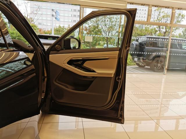 レンジローバーイヴォーク R-ダイナミック S D200 1オーナー 白黒革シート サンルーフ フロントシートヒーター ACC ブラックエクステリアパック 20インチアルミホイール ワイヤレスデバイスチャージング パワーテールゲート ステアリングヒーター(43枚目)