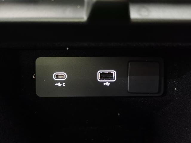 レンジローバーイヴォーク R-ダイナミック S D200 1オーナー 白黒革シート サンルーフ フロントシートヒーター ACC ブラックエクステリアパック 20インチアルミホイール ワイヤレスデバイスチャージング パワーテールゲート ステアリングヒーター(48枚目)