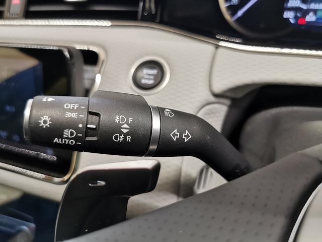 レンジローバーイヴォーク R-ダイナミック S D200 1オーナー 白黒革シート サンルーフ フロントシートヒーター ACC ブラックエクステリアパック 20インチアルミホイール ワイヤレスデバイスチャージング パワーテールゲート ステアリングヒーター(51枚目)