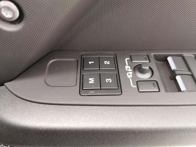 ディフェンダー １１０Ｖ８カルパチアンエディション　Ｐ５２５　１オーナー　茶革シート　サンルーフ　フロントシートヒーター＆クーラー　リアシートヒーター　ＭＥＲＩＤＩＡＮサラウンド　ヘッドアップディスプレイ　２２インチアルミホイール　ワイヤレスデバイスチャージング（22枚目）