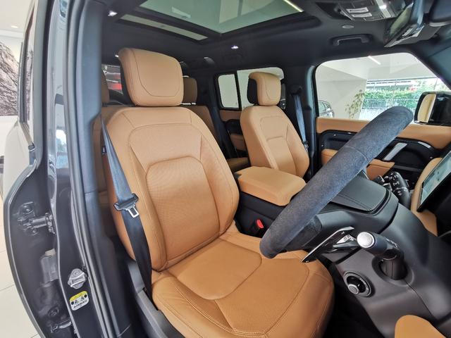 ディフェンダー １１０Ｖ８カルパチアンエディション　Ｐ５２５　１オーナー　茶革シート　サンルーフ　フロントシートヒーター＆クーラー　リアシートヒーター　ＭＥＲＩＤＩＡＮサラウンド　ヘッドアップディスプレイ　２２インチアルミホイール　ワイヤレスデバイスチャージング（33枚目）