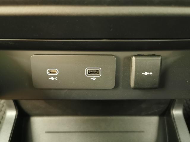 ディフェンダー １１０Ｖ８カルパチアンエディション　Ｐ５２５　１オーナー　茶革シート　サンルーフ　フロントシートヒーター＆クーラー　リアシートヒーター　ＭＥＲＩＤＩＡＮサラウンド　ヘッドアップディスプレイ　２２インチアルミホイール　ワイヤレスデバイスチャージング（46枚目）