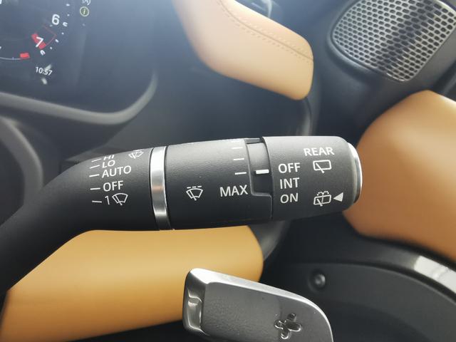 ディフェンダー １１０Ｖ８カルパチアンエディション　Ｐ５２５　１オーナー　茶革シート　サンルーフ　フロントシートヒーター＆クーラー　リアシートヒーター　ＭＥＲＩＤＩＡＮサラウンド　ヘッドアップディスプレイ　２２インチアルミホイール　ワイヤレスデバイスチャージング（56枚目）