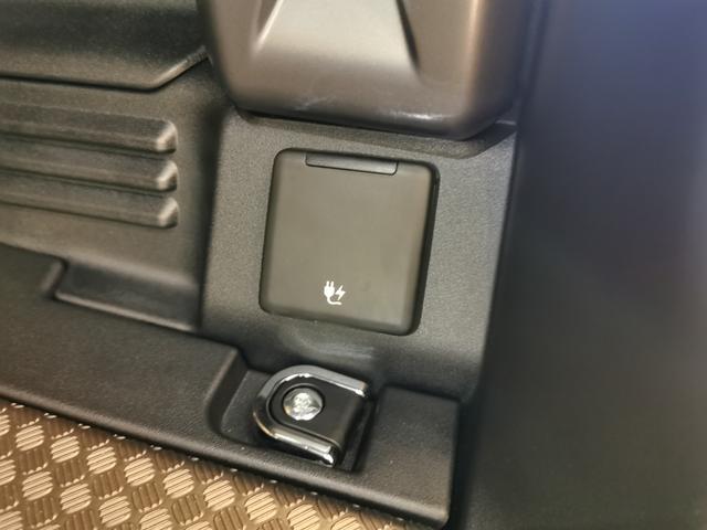 ディフェンダー １１０Ｖ８カルパチアンエディション　Ｐ５２５　１オーナー　茶革シート　サンルーフ　フロントシートヒーター＆クーラー　リアシートヒーター　ＭＥＲＩＤＩＡＮサラウンド　ヘッドアップディスプレイ　２２インチアルミホイール　ワイヤレスデバイスチャージング（57枚目）