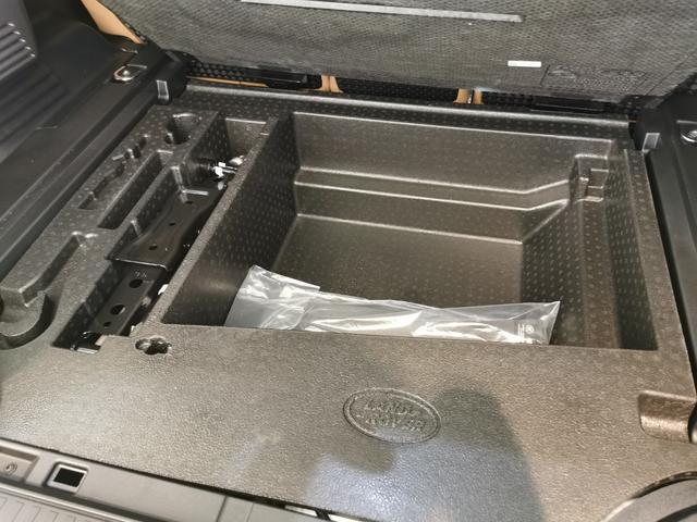 ディフェンダー １１０Ｖ８カルパチアンエディション　Ｐ５２５　１オーナー　茶革シート　サンルーフ　フロントシートヒーター＆クーラー　リアシートヒーター　ＭＥＲＩＤＩＡＮサラウンド　ヘッドアップディスプレイ　２２インチアルミホイール　ワイヤレスデバイスチャージング（61枚目）