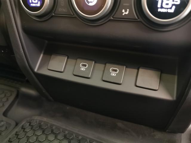 ディフェンダー １１０Ｖ８カルパチアンエディション　Ｐ５２５　１オーナー　茶革シート　サンルーフ　フロントシートヒーター＆クーラー　リアシートヒーター　ＭＥＲＩＤＩＡＮサラウンド　ヘッドアップディスプレイ　２２インチアルミホイール　ワイヤレスデバイスチャージング（65枚目）