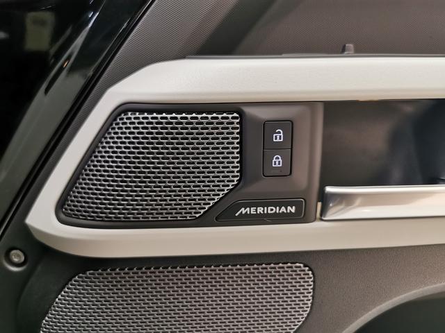 ディフェンダー 110X-ダイナミックSE D300 1オーナー 黒革シート フロントシートヒーター MERIDIANサウンド ブラックエクステリアパック 20インチアルミホイール ヘッドアップディスプレイ インタラクティブドライバーディスプレイ ACC(2枚目)