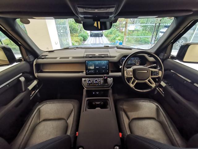 ディフェンダー 110X-ダイナミックSE D300 1オーナー 黒革シート フロントシートヒーター MERIDIANサウンド ブラックエクステリアパック 20インチアルミホイール ヘッドアップディスプレイ インタラクティブドライバーディスプレイ ACC(3枚目)