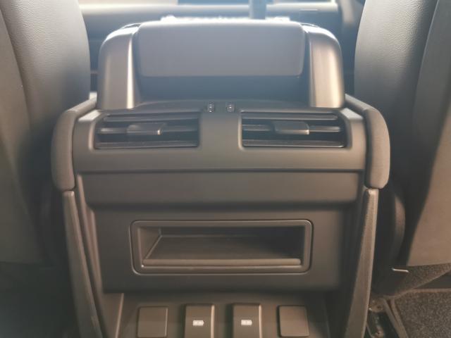 ディフェンダー 110X-ダイナミックSE D300 1オーナー 黒革シート フロントシートヒーター MERIDIANサウンド ブラックエクステリアパック 20インチアルミホイール ヘッドアップディスプレイ インタラクティブドライバーディスプレイ ACC(11枚目)