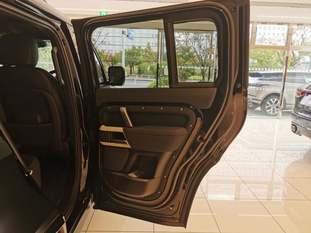 ディフェンダー 110X-ダイナミックSE D300 1オーナー 黒革シート フロントシートヒーター MERIDIANサウンド ブラックエクステリアパック 20インチアルミホイール ヘッドアップディスプレイ インタラクティブドライバーディスプレイ ACC(39枚目)