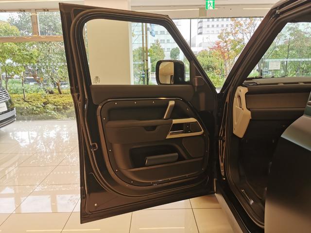 ディフェンダー 110X-ダイナミックSE D300 1オーナー 黒革シート フロントシートヒーター MERIDIANサウンド ブラックエクステリアパック 20インチアルミホイール ヘッドアップディスプレイ インタラクティブドライバーディスプレイ ACC(40枚目)