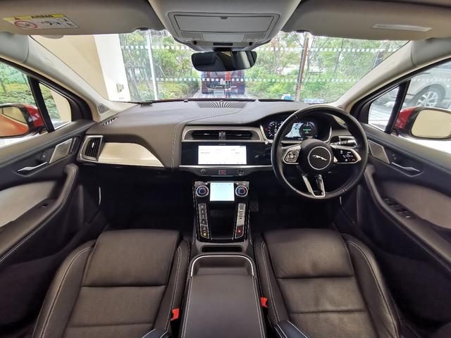 Iペイス HSE 1オーナー 黒革シート フロントシートヒーター&クーラー リアシートヒーター MERIDIANサラウンド ヘッドアップディスプレイ 電子制御エアサスペンション インタラクティブドライバーディスプレイ(3枚目)