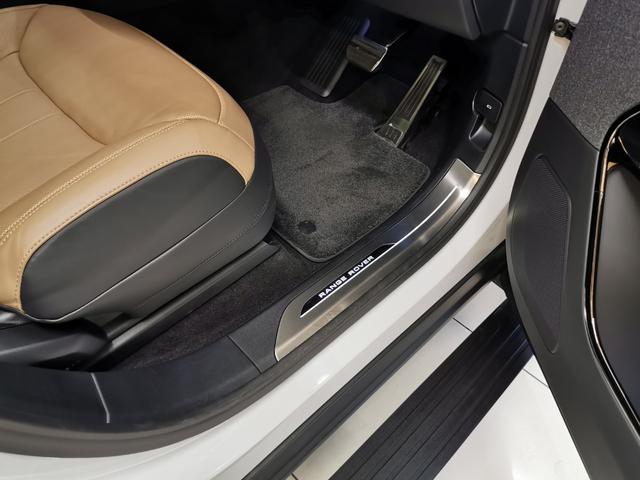 世界中のセレブに愛され続ける英国の高級車ブランドであるジャガー・ランドローバーは国内でも年々人気が高まり当社でも右肩上がりの販売となっています。オーナーへの一歩を踏み出すお手伝いをさせていただきます。