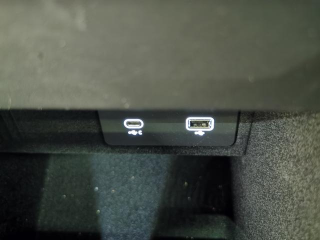 世界中のセレブに愛され続ける英国の高級車ブランドであるジャガー・ランドローバーは国内でも年々人気が高まり当社でも右肩上がりの販売となっています。オーナーへの一歩を踏み出すお手伝いをさせていただきます。