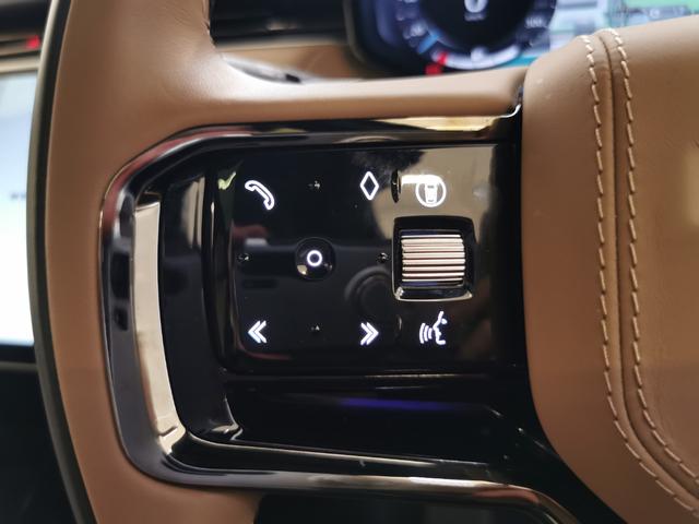 世界中のセレブに愛され続ける英国の高級車ブランドであるジャガー・ランドローバーは国内でも年々人気が高まり当社でも右肩上がりの販売となっています。オーナーへの一歩を踏み出すお手伝いをさせていただきます。