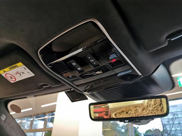 世界中のセレブに愛され続ける英国の高級車ブランドであるジャガー・ランドローバーは国内でも年々人気が高まり当社でも右肩上がりの販売となっています。オーナーへの一歩を踏み出すお手伝いをさせていただきます。