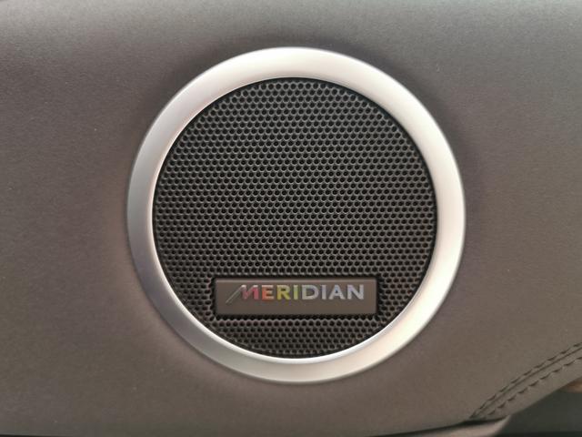 ディスカバリー ＨＳＥ　禁煙車　１オナ　黒革　シートＨ　ＭＥＲＩＤＩＡＮ　２０ＡＷ　インタラクティブドライバーディスプレイ　ＡＣＣ　ＬＥＤヘッドライト　電動調整ステアリングコラム　サラウンドカメラ　フロントフォグランプ（9枚目）