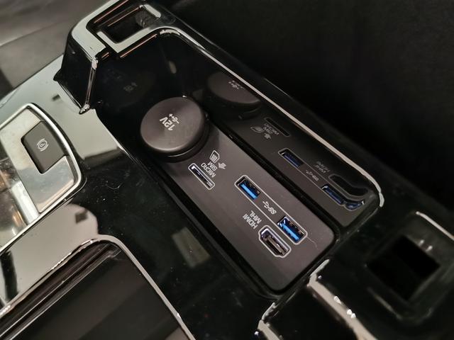 ディスカバリー ＨＳＥ　禁煙車　１オナ　黒革　シートＨ　ＭＥＲＩＤＩＡＮ　２０ＡＷ　インタラクティブドライバーディスプレイ　ＡＣＣ　ＬＥＤヘッドライト　電動調整ステアリングコラム　サラウンドカメラ　フロントフォグランプ（43枚目）