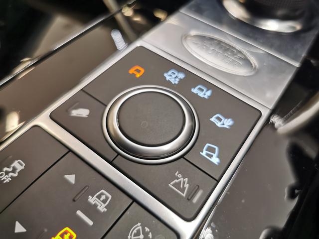 ディスカバリー ＨＳＥ　禁煙車　１オナ　黒革　シートＨ　ＭＥＲＩＤＩＡＮ　２０ＡＷ　インタラクティブドライバーディスプレイ　ＡＣＣ　ＬＥＤヘッドライト　電動調整ステアリングコラム　サラウンドカメラ　フロントフォグランプ（54枚目）