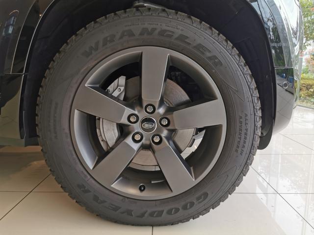 ディフェンダー 130X-ダイナミックSE D350 禁煙車 1オナ SR Aサス シートHC MERIDIAN リアシートH 20インチAW インタラクティブドライバーディスプレイ ワイヤレスデバイスチャージング クリアサイトインテリアリアビューミラー(8枚目)