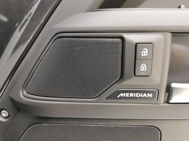 ディフェンダー 130X-ダイナミックSE D350 禁煙車 1オナ SR Aサス シートHC MERIDIAN リアシートH 20インチAW インタラクティブドライバーディスプレイ ワイヤレスデバイスチャージング クリアサイトインテリアリアビューミラー(13枚目)