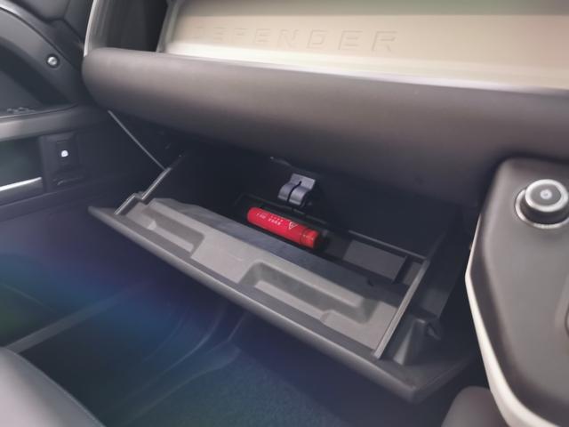 ディフェンダー 130X-ダイナミックSE D350 禁煙車 1オナ SR Aサス シートHC MERIDIAN リアシートH 20インチAW インタラクティブドライバーディスプレイ ワイヤレスデバイスチャージング クリアサイトインテリアリアビューミラー(45枚目)