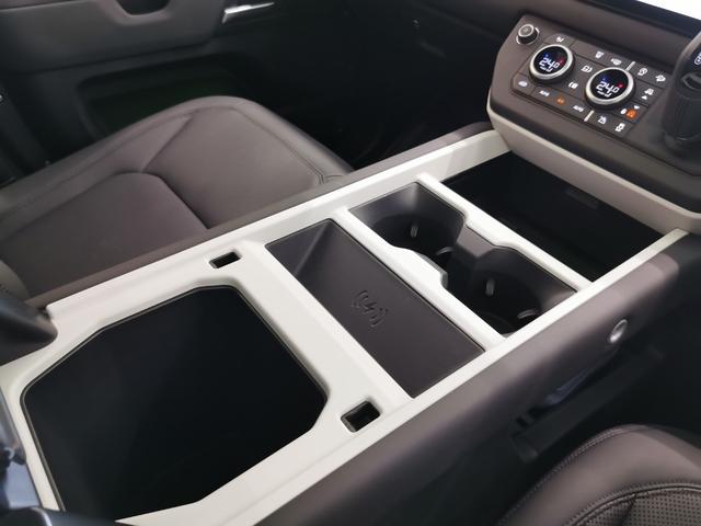 ディフェンダー 130X-ダイナミックSE D350 禁煙車 1オナ SR Aサス シートHC MERIDIAN リアシートH 20インチAW インタラクティブドライバーディスプレイ ワイヤレスデバイスチャージング クリアサイトインテリアリアビューミラー(49枚目)