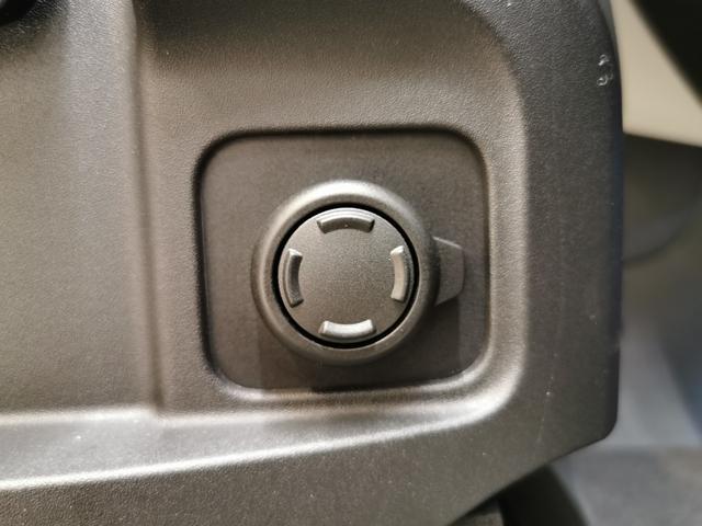 ディフェンダー カウンティエクステリアパックキュレテッドフォジャパン 禁煙車 1オナ 黒革 シートH エアサス 20インチ”スタイル9013” コールドクライメートパック タスマンブルーコントラストルーフ オールテレインタイヤ エアサスペンションパック(3枚目)