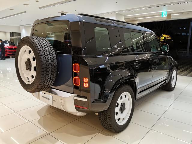 ディフェンダー カウンティエクステリアパックキュレテッドフォジャパン 禁煙車 1オナ 黒革 シートH エアサス 20インチ”スタイル9013” コールドクライメートパック タスマンブルーコントラストルーフ オールテレインタイヤ エアサスペンションパック(18枚目)