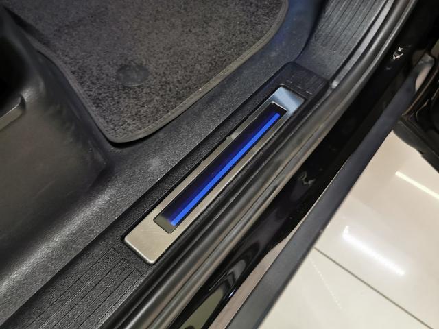 ディフェンダー カウンティエクステリアパックキュレテッドフォジャパン 禁煙車 1オナ 黒革 シートH エアサス 20インチ”スタイル9013” コールドクライメートパック タスマンブルーコントラストルーフ オールテレインタイヤ エアサスペンションパック(35枚目)