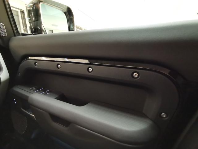 ディフェンダー カウンティエクステリアパックキュレテッドフォジャパン 禁煙車 1オナ 黒革 シートH エアサス 20インチ”スタイル9013” コールドクライメートパック タスマンブルーコントラストルーフ オールテレインタイヤ エアサスペンションパック(45枚目)