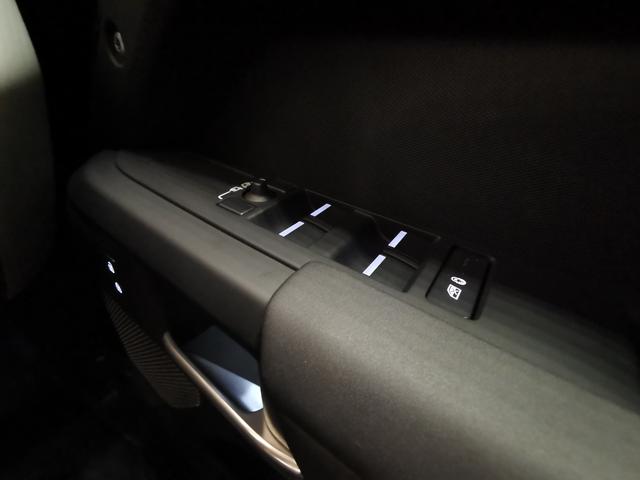 ディフェンダー カウンティエクステリアパックキュレテッドフォジャパン 禁煙車 1オナ 黒革 シートH エアサス 20インチ”スタイル9013” コールドクライメートパック タスマンブルーコントラストルーフ オールテレインタイヤ エアサスペンションパック(50枚目)