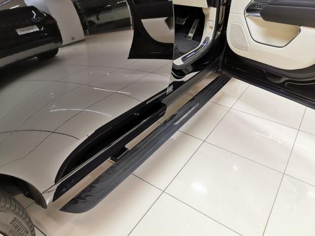 レンジローバー HSE P530 ロングホイールベース 禁煙車 1オナ 黒革 SR 電ステ MERIDIAN HUD 全席シートH&C プレミアムアップグレードインテリアパック 11.4インチリアシートエンターテインメント 4ゾーンクライメートコントロール(13枚目)