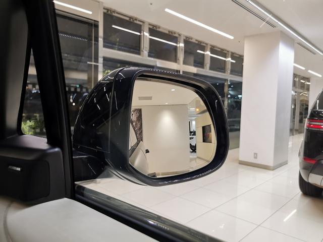レンジローバー HSE P530 ロングホイールベース 禁煙車 1オナ 黒革 SR 電ステ MERIDIAN HUD 全席シートH&C プレミアムアップグレードインテリアパック 11.4インチリアシートエンターテインメント 4ゾーンクライメートコントロール(18枚目)