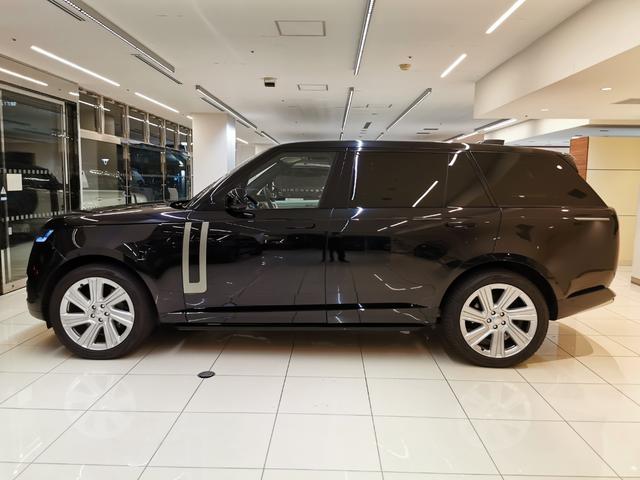 レンジローバー HSE P530 ロングホイールベース 禁煙車 1オナ 黒革 SR 電ステ MERIDIAN HUD 全席シートH&C プレミアムアップグレードインテリアパック 11.4インチリアシートエンターテインメント 4ゾーンクライメートコントロール(24枚目)