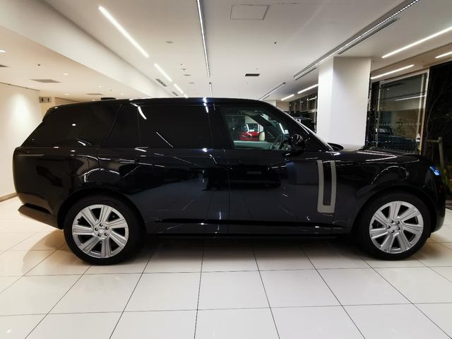 レンジローバー HSE P530 ロングホイールベース 禁煙車 1オナ 黒革 SR 電ステ MERIDIAN HUD 全席シートH&C プレミアムアップグレードインテリアパック 11.4インチリアシートエンターテインメント 4ゾーンクライメートコントロール(25枚目)