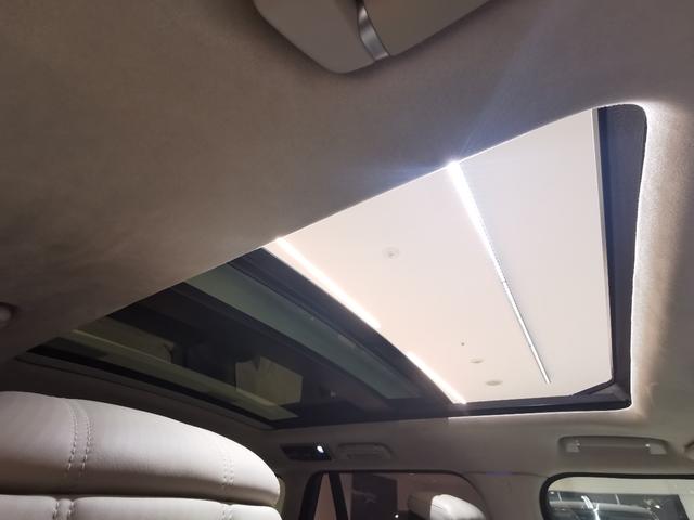 レンジローバー オートバイオグラフィー 525PS 禁煙車 1オナ 白革 SR シートH&C MERIDIAN 22インチAW インタラクティブドライバーディスプレイ ステアリングH 電動調整ステアリングコラム リアエンターテイメント シートマッサージ(4枚目)