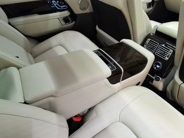 レンジローバー オートバイオグラフィー 525PS 禁煙車 1オナ 白革 SR シートH&C MERIDIAN 22インチAW インタラクティブドライバーディスプレイ ステアリングH 電動調整ステアリングコラム リアエンターテイメント シートマッサージ(45枚目)