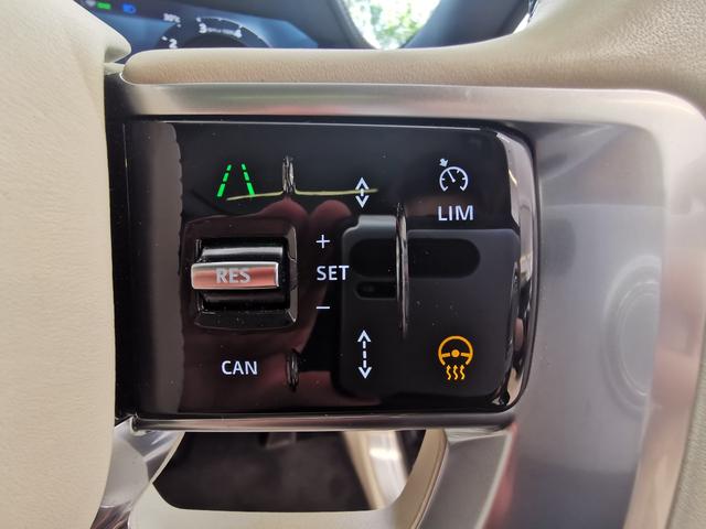 レンジローバー ＨＳＥ　Ｐ５３０　ロングホイールベース　認定中古車　１オーナー　サンルーフ　リアモニター　全席シートＨ＆Ｃ　クリアサイトインテリアリアミラー　プレミアムアップグレードパック　ＨＵＤ　ハンズフリーテールゲート　純正２２インチＡＷ（19枚目）