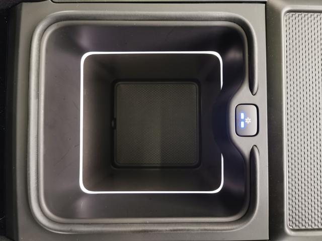 レンジローバー ＨＳＥ　Ｐ５３０　ロングホイールベース　認定中古車　１オーナー　サンルーフ　リアモニター　全席シートＨ＆Ｃ　クリアサイトインテリアリアミラー　プレミアムアップグレードパック　ＨＵＤ　ハンズフリーテールゲート　純正２２インチＡＷ（20枚目）