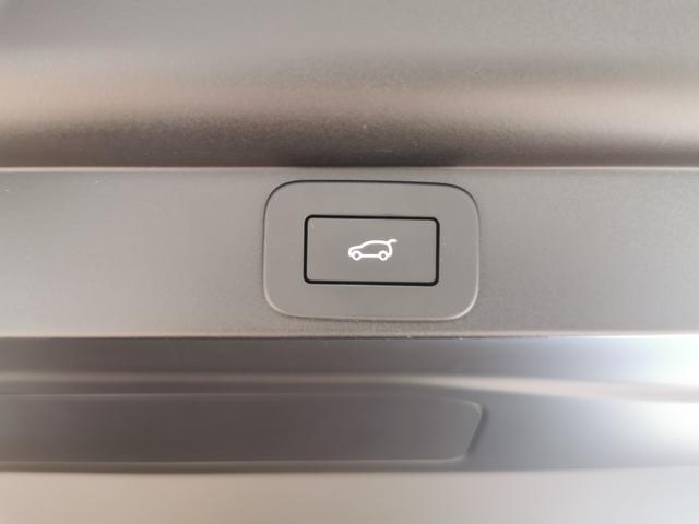 レンジローバー ＨＳＥ　Ｐ５３０　ロングホイールベース　認定中古車　１オーナー　サンルーフ　リアモニター　全席シートＨ＆Ｃ　クリアサイトインテリアリアミラー　プレミアムアップグレードパック　ＨＵＤ　ハンズフリーテールゲート　純正２２インチＡＷ（35枚目）