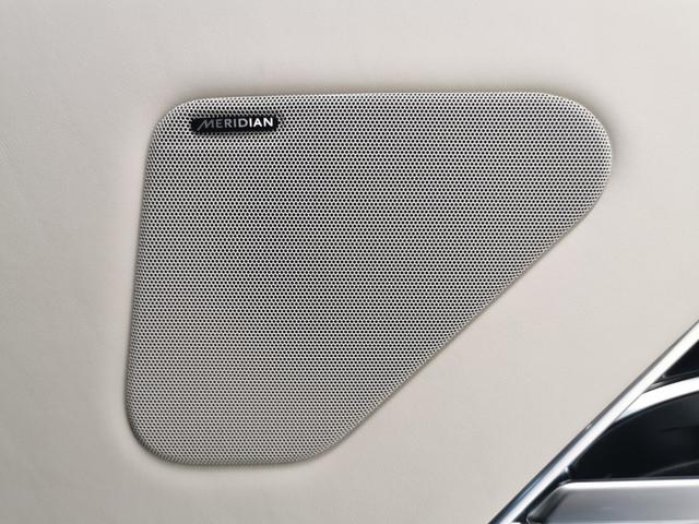 レンジローバー ＨＳＥ　Ｐ５３０　ロングホイールベース　認定中古車　１オーナー　サンルーフ　リアモニター　全席シートＨ＆Ｃ　クリアサイトインテリアリアミラー　プレミアムアップグレードパック　ＨＵＤ　ハンズフリーテールゲート　純正２２インチＡＷ（61枚目）