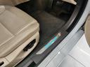JAGUARならではの高級感と水平性を意識したデザインになっており、無駄のないラグジュアリーな作りを実現したインテリアとなっております。
