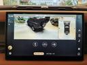 【360°サラウンドカメラ】全周囲のカメラを繋ぎ合わせ上からのアングルを画面上に映し出します。見やすい為バックも安全に運転できます。