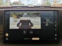 【360°サラウンドカメラ】全周囲のカメラを繋ぎ合わせ上からのアングルを画面上に映し出します。見やすい為バックも安全に運転できます。