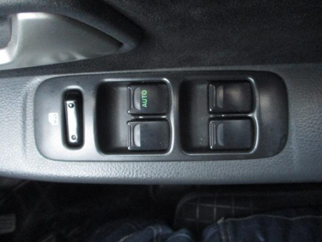 ＭＲワゴン スポーツ　車検整備付　修復歴無　ターボ車　メモリーナビ　Ｔチェーン　キーレス　ＨＩＤヘッドライト　フォグ　１５インチＡＷ　電格ミラー　電調ミラー　Ｗエアバッグ　リアスポイラー　ＣＤ　ＡＭ　ＦＭ　ドアバイザー（17枚目）